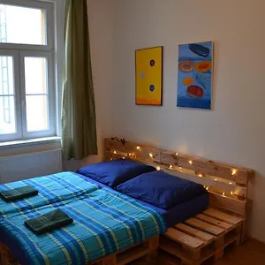 Comfortable Vlkova Praga
