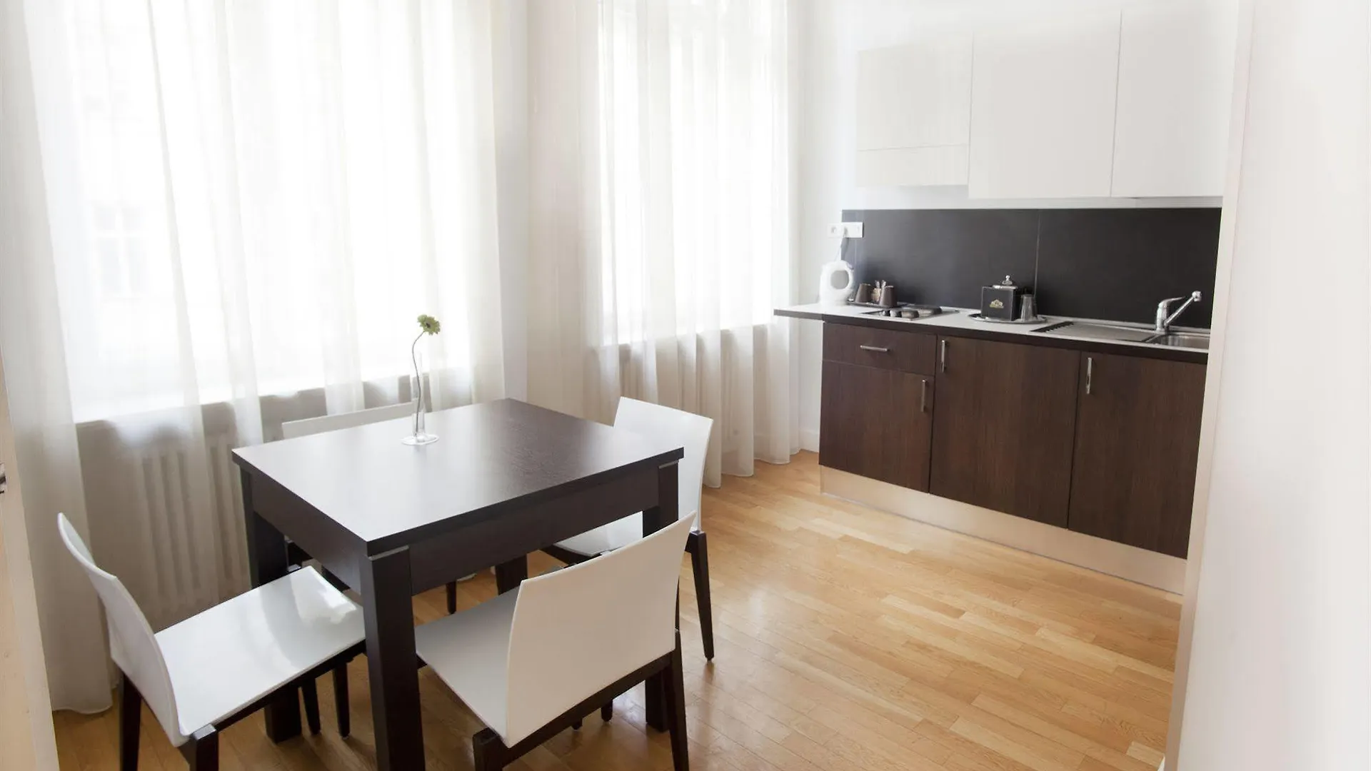 Deminka Palace Praga 4*,