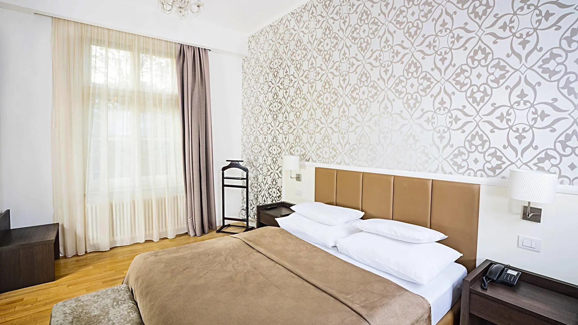 Deminka Palace Prague 4*,